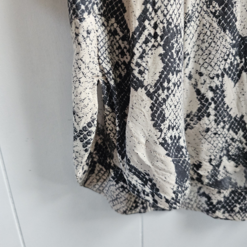 ☆ H&M Python Shirt Dress - Picture 6 of 9